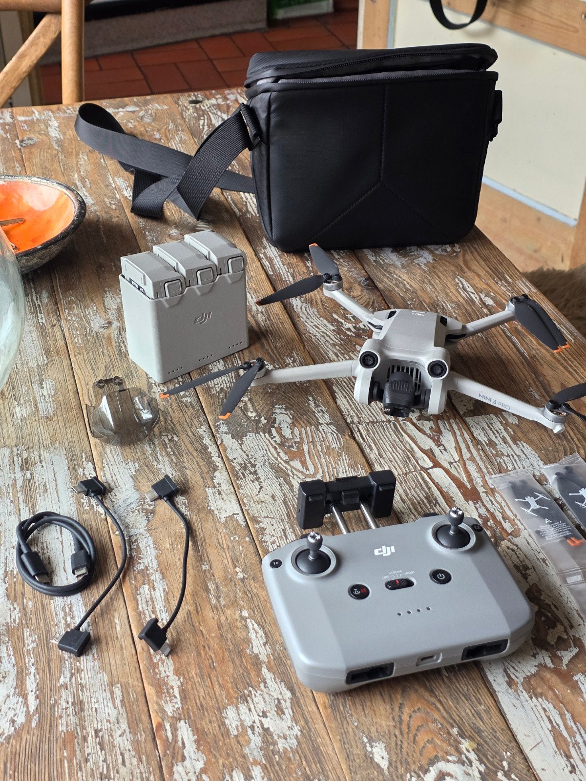 DJI Mini 3 Pro Fly More Combo met RC-controller, Ophalen, 15 tot 30 minuten, Zo goed als nieuw, DJI