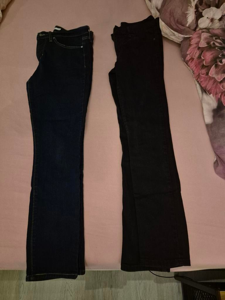 Levi's jeans 2 stuk. Zwart 28 en blauw 29. Spijkerbroek, Blauw, Nieuw, Ophalen of Verzenden, W28 - W29 (confectie 36)