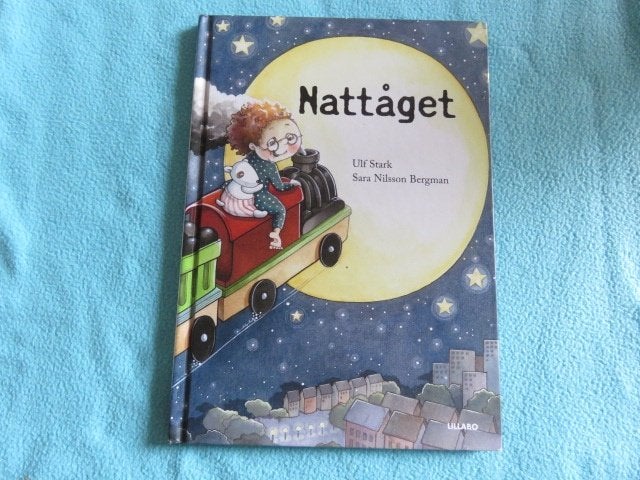 Zweeds prentenboek: Nattåget - Ulf Stark, Ophalen of Verzenden, Zo goed als nieuw, Ulf Stark, Fictie algemeen