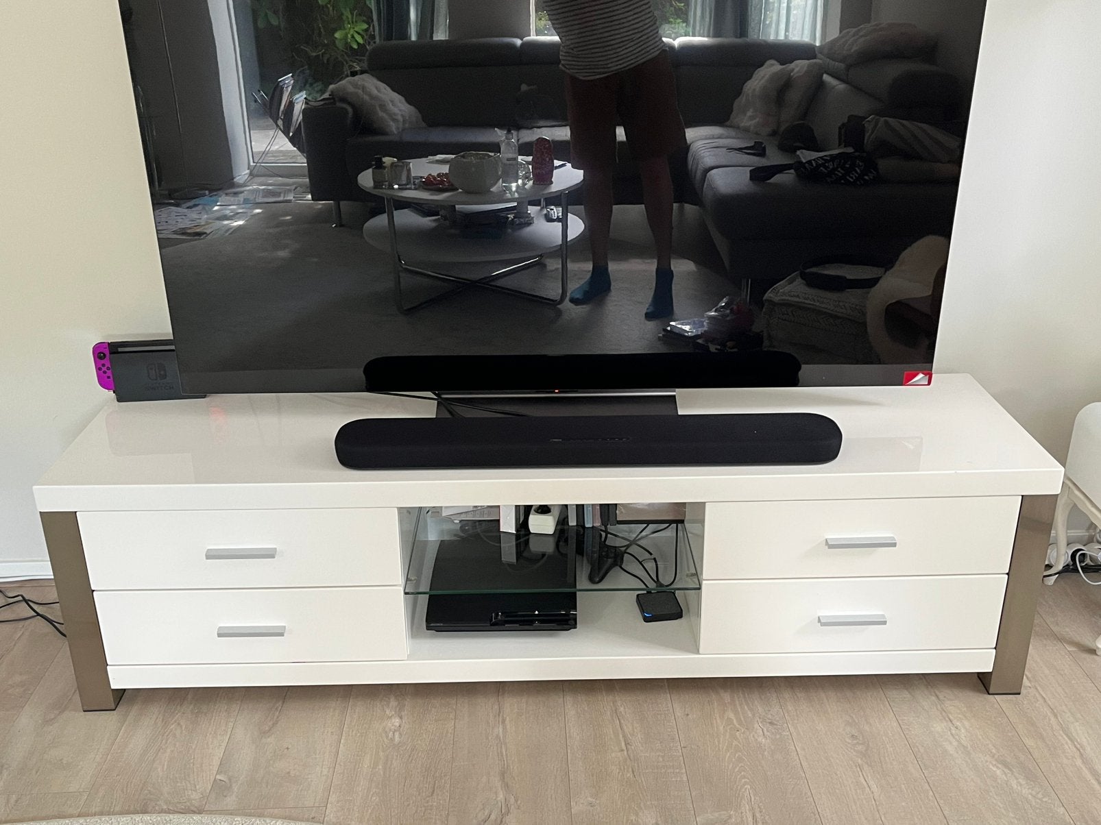 Hoogglans witte tv-meubel, Ophalen, Overige materialen, Gebruikt, 100 tot 150 cm