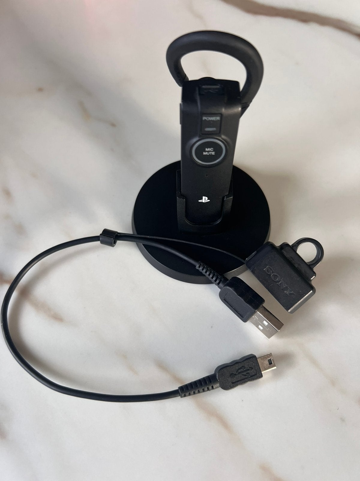 Originele Sony PlayStation3 draadloze headset + laadstation, Ophalen of Verzenden, Zo goed als nieuw