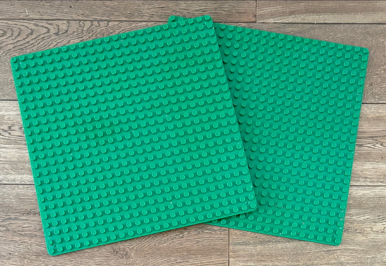 2 groene Duplo grondplaten 38x38, Kinderen en Baby's, Speelgoed | Duplo en Lego, Ophalen, Gebruikt, Grondplaat, Lego