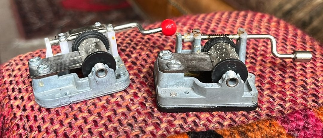 2 oude Metalen Muziekdoosjes, Antiek en Kunst, Ophalen of Verzenden
