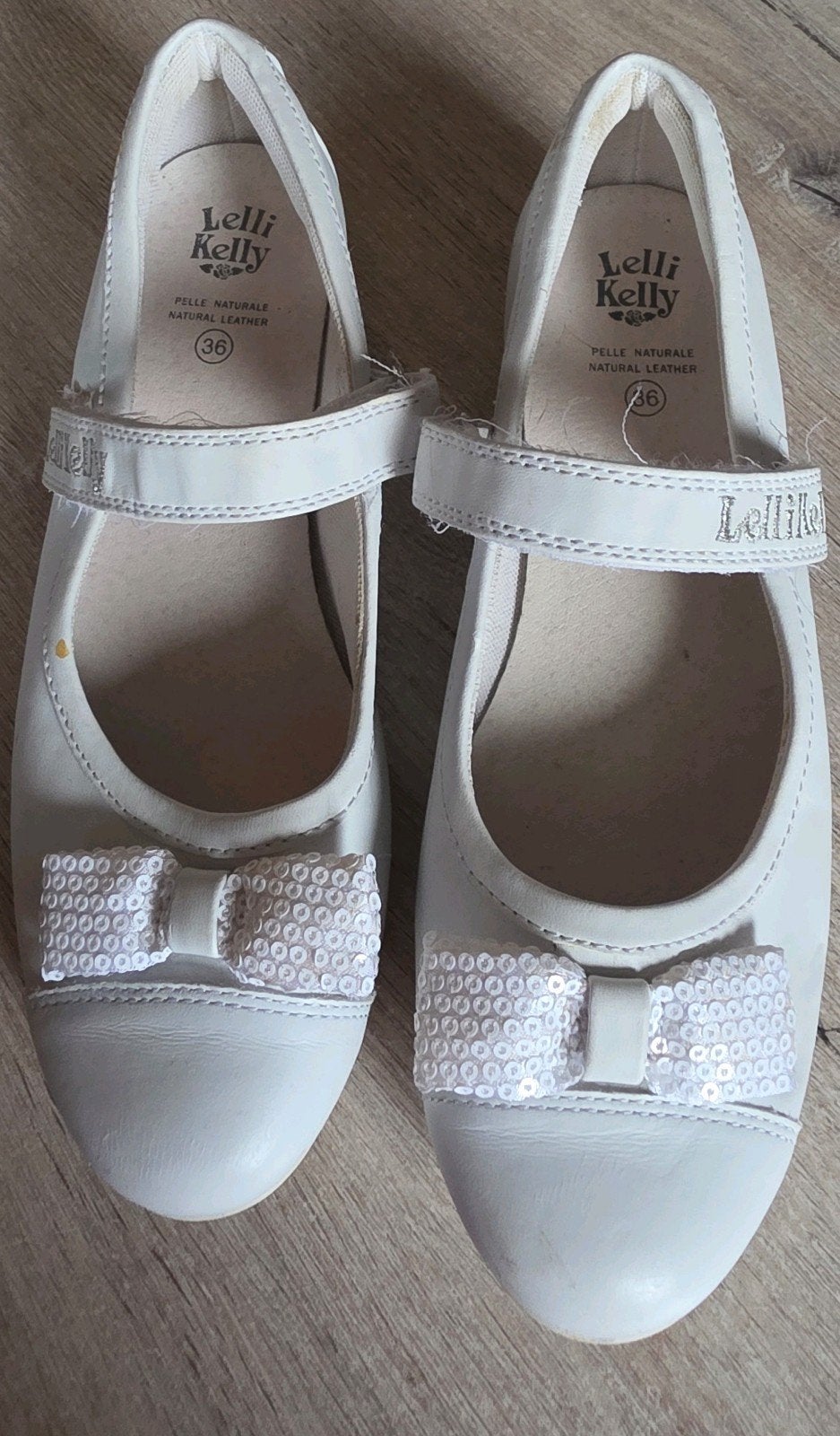 Leuke witte zomerschoenen maat 36 met klein hakje, Ophalen, Meisje, Schoenen, Zo goed als nieuw