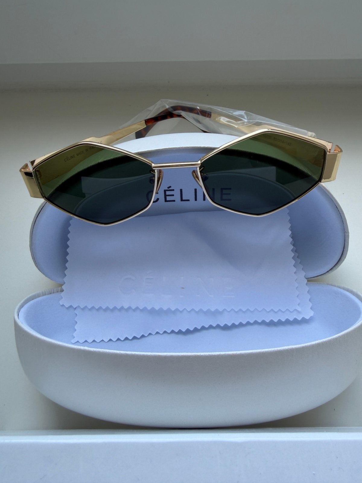 Celine zonnebril., Overige merken, Zonnebril, Overige kleuren, Nieuw