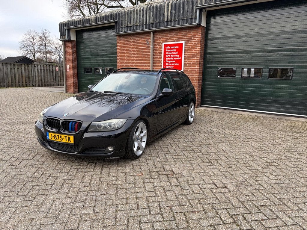 BMW 3-serie Touring 320i Autmaat Sport Goed onderhouden, Auto's, Automaat, Euro 5, Achterwielaandrijving, Zwart