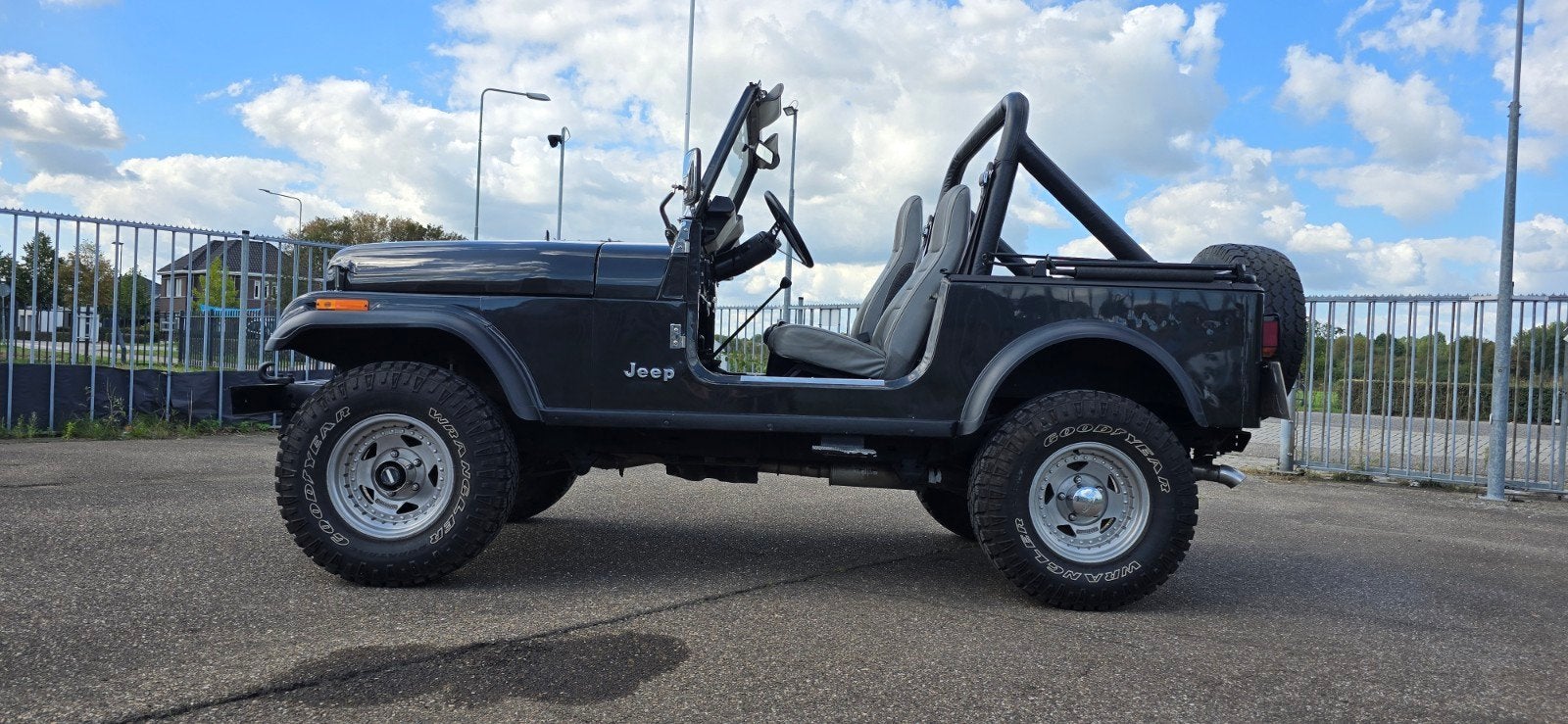 Jeep cj7 originele staat roestvrij alle inruil mogelijk, 121 pk, 4 stoelen, Zwart, 4181 cc