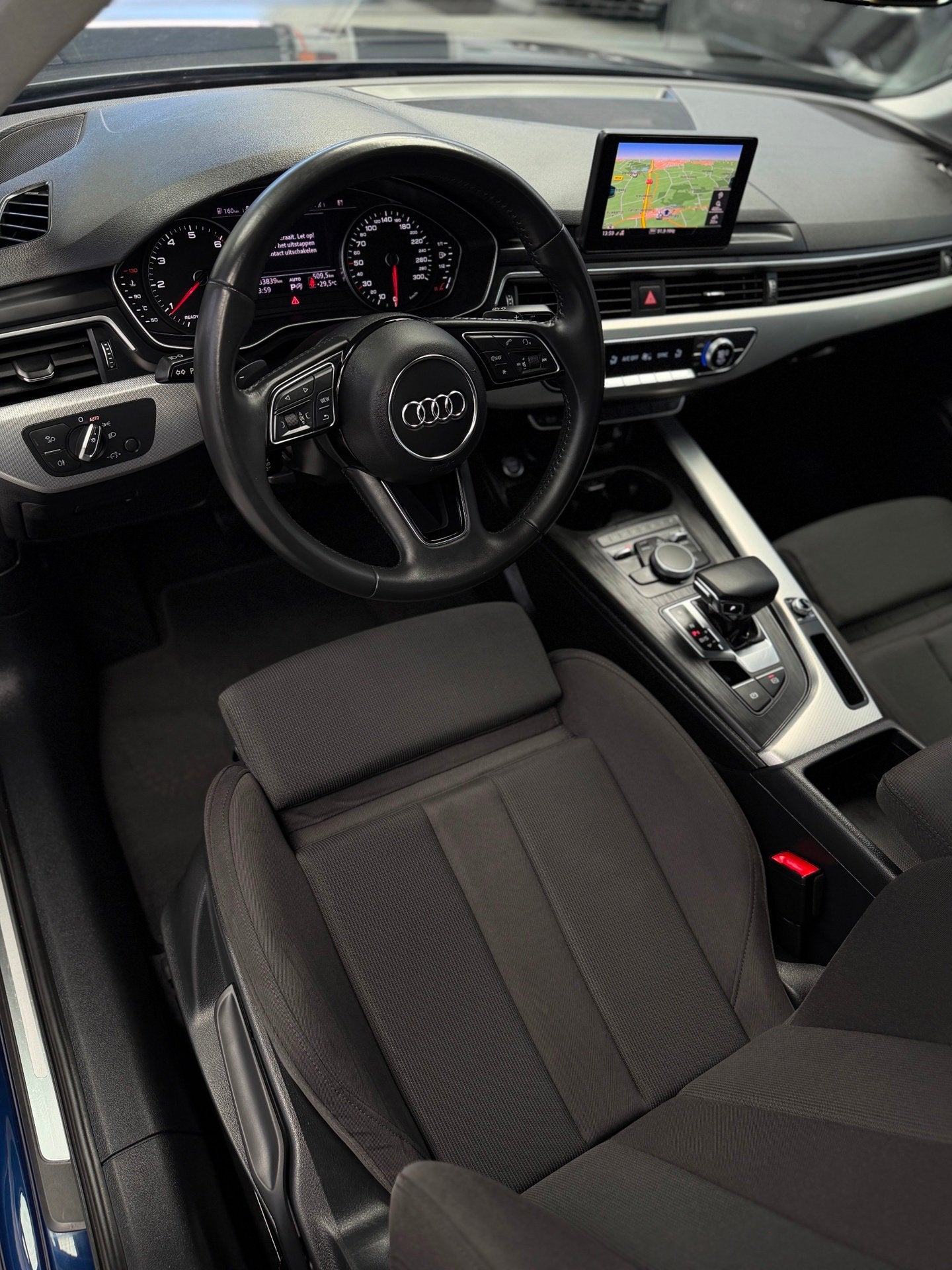 Audi A4 Limousine 35 TFSI Sport Edition Automaat Bluetooth, Auto's, Stof, Gebruikt, 4 cilinders, Blauw