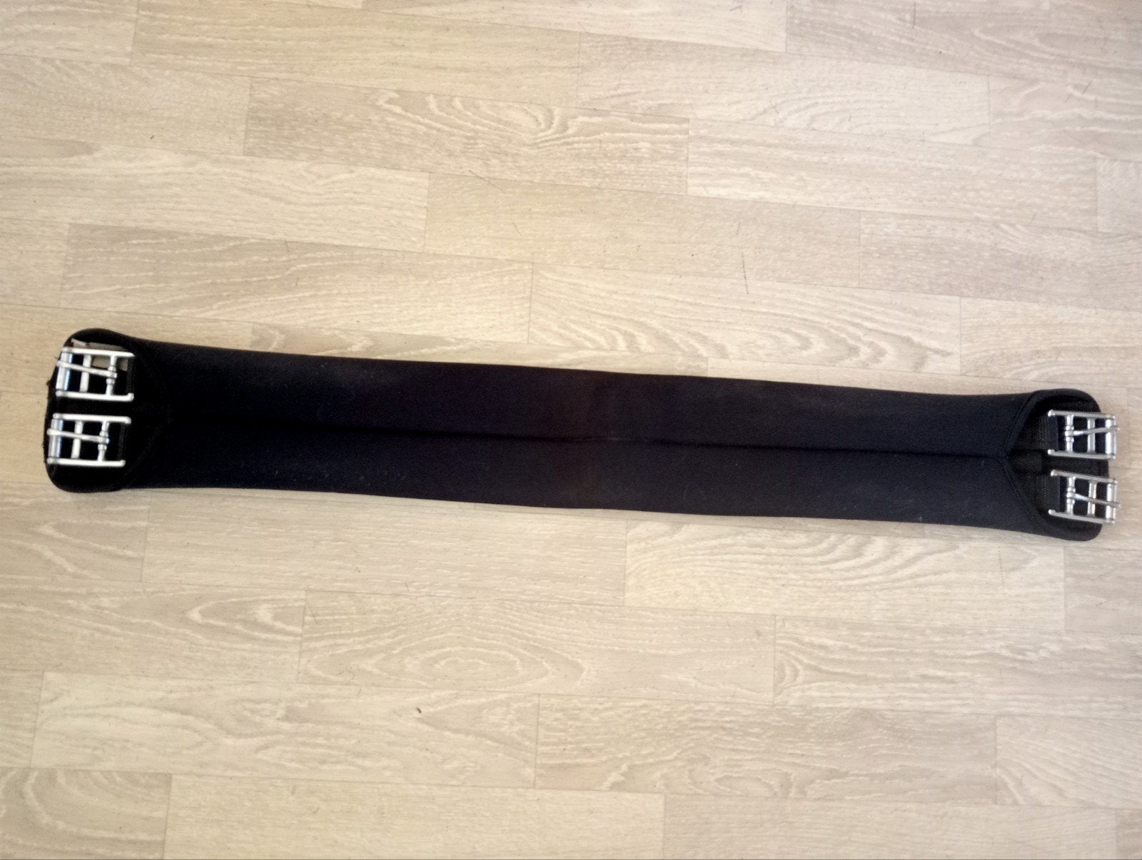 Nette zwarte HH neopreen singel 75cm, Dieren en Toebehoren, Paarden en Pony's | Overige Paardenspullen, Ophalen of Verzenden, Zo goed als nieuw