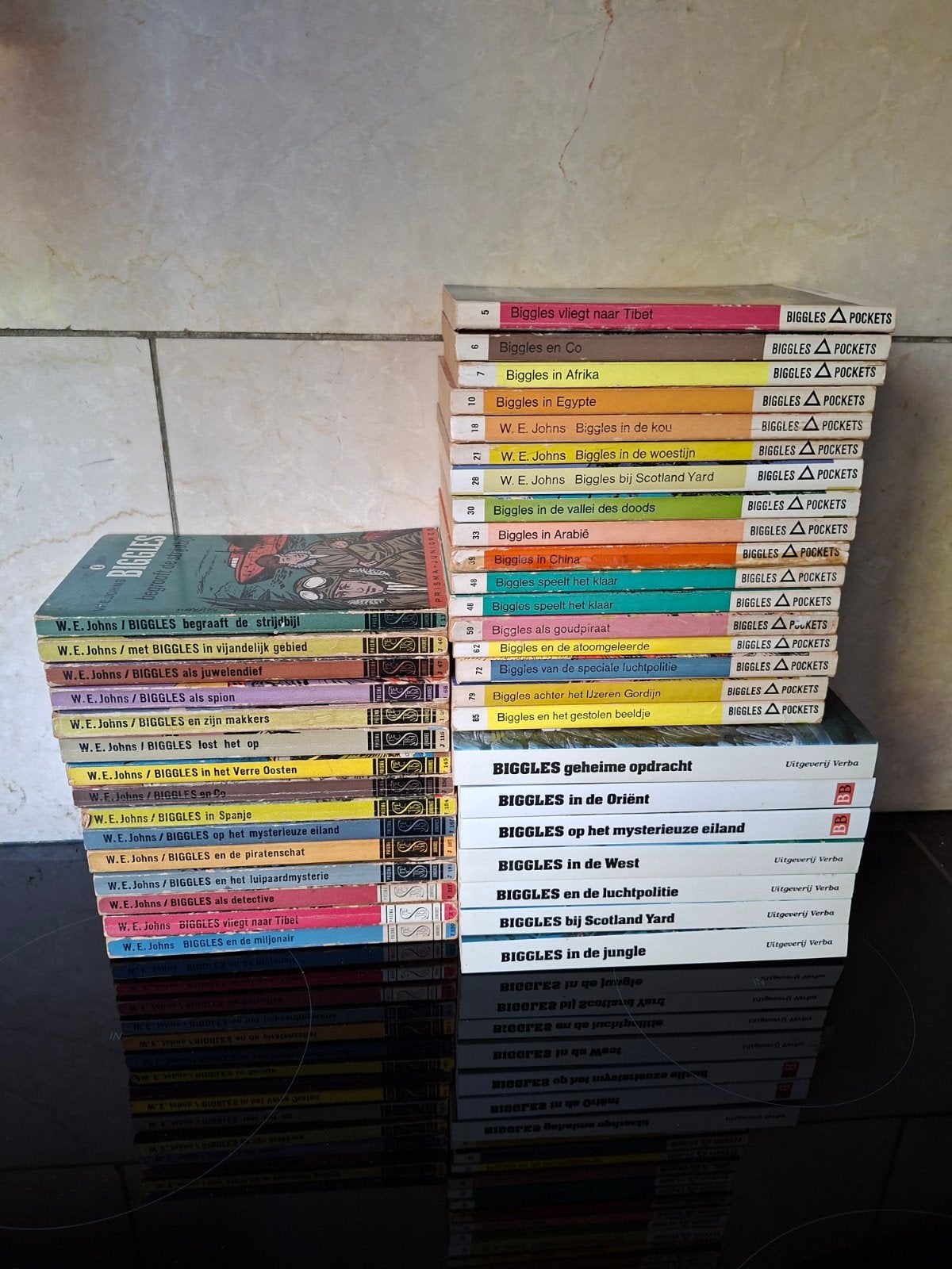 39 stuks W.E. Johns - Biggles boeken, Ophalen of Verzenden, Zo goed als nieuw, W.E. Johns
