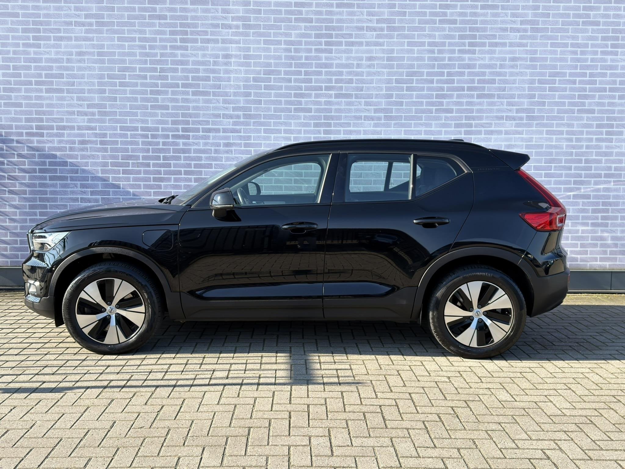 Volvo XC40 T4 Recharge R-Design | Trekhaak 1800 kg | 360º C, Auto's, Stof, Euro 6, 1712 kg, Zwart