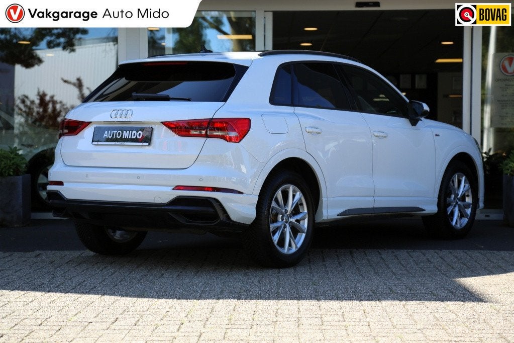 Audi Q3 35 TFSI S line | Panorama | Trekhaak | Sport-chassis, Auto's, Audi, Automaat, 4 cilinders, Wit, Origineel Nederlands