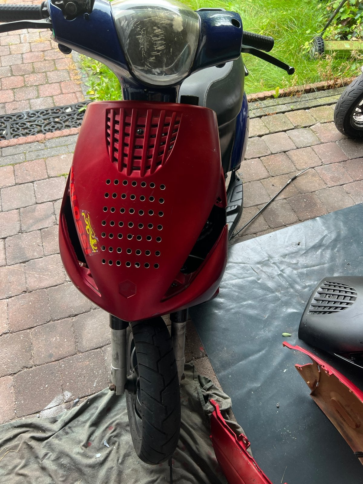 Piaggio zip 2000 Frame met nieuwe radiateur, Motoren, Tuning en Styling, Ophalen of Verzenden