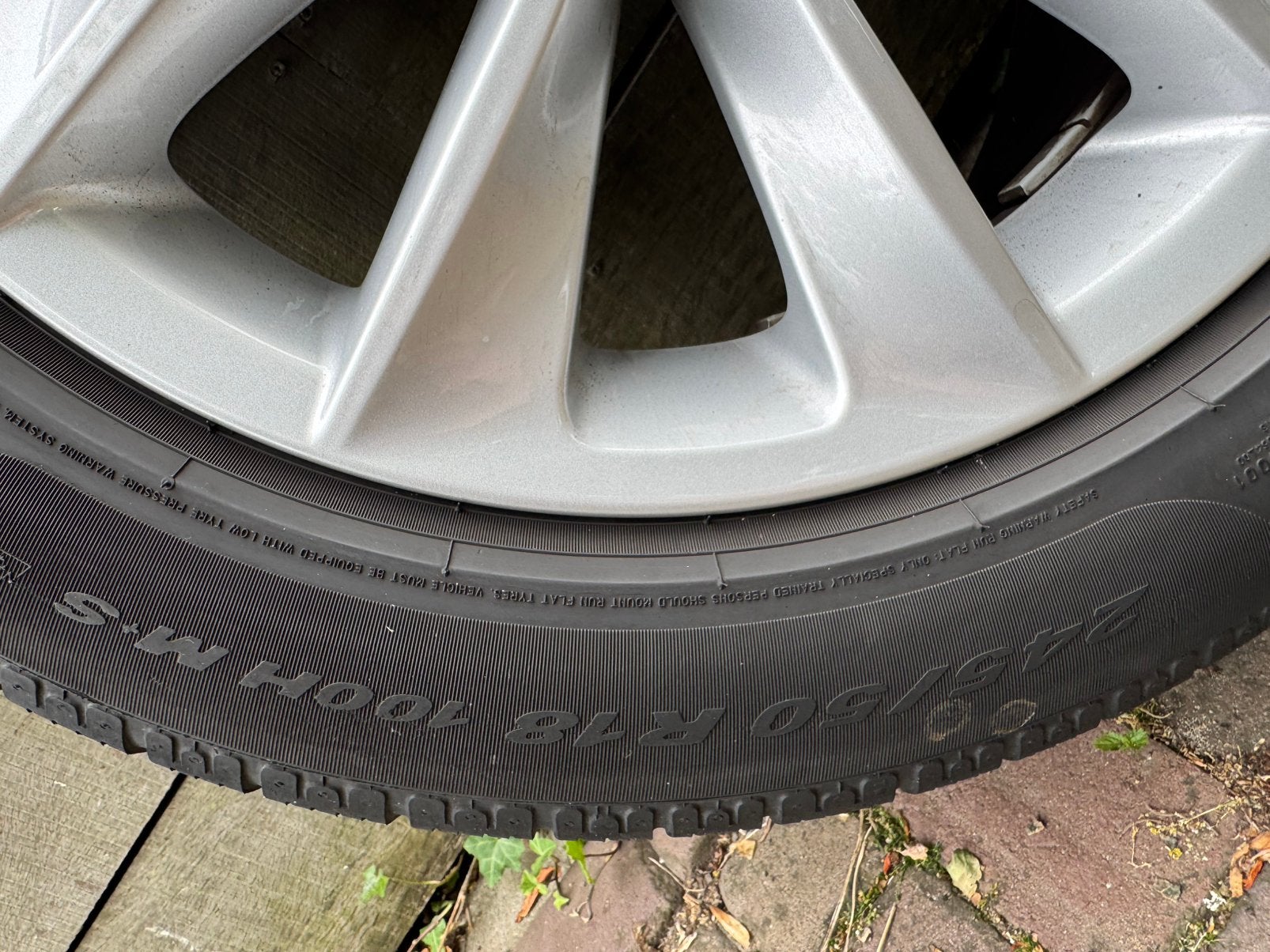 Foto 14 van Originele set 18” BMW V-Spoke Style 307 voor X3 F25/X4 F26