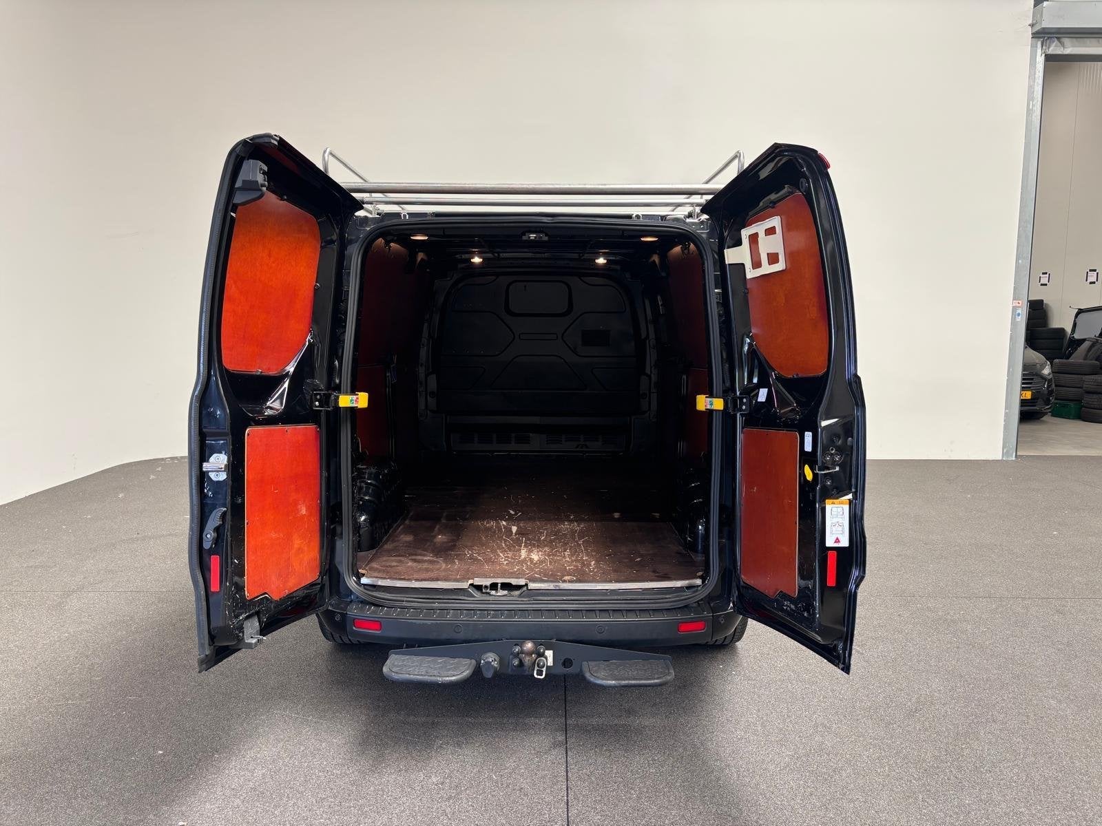 Ford Transit Custom 300 2.0 TDCI L2H1 Trend Navigatie Parkee, Auto's, Voorwielaandrijving, 4 cilinders, 129 pk, 2037 kg