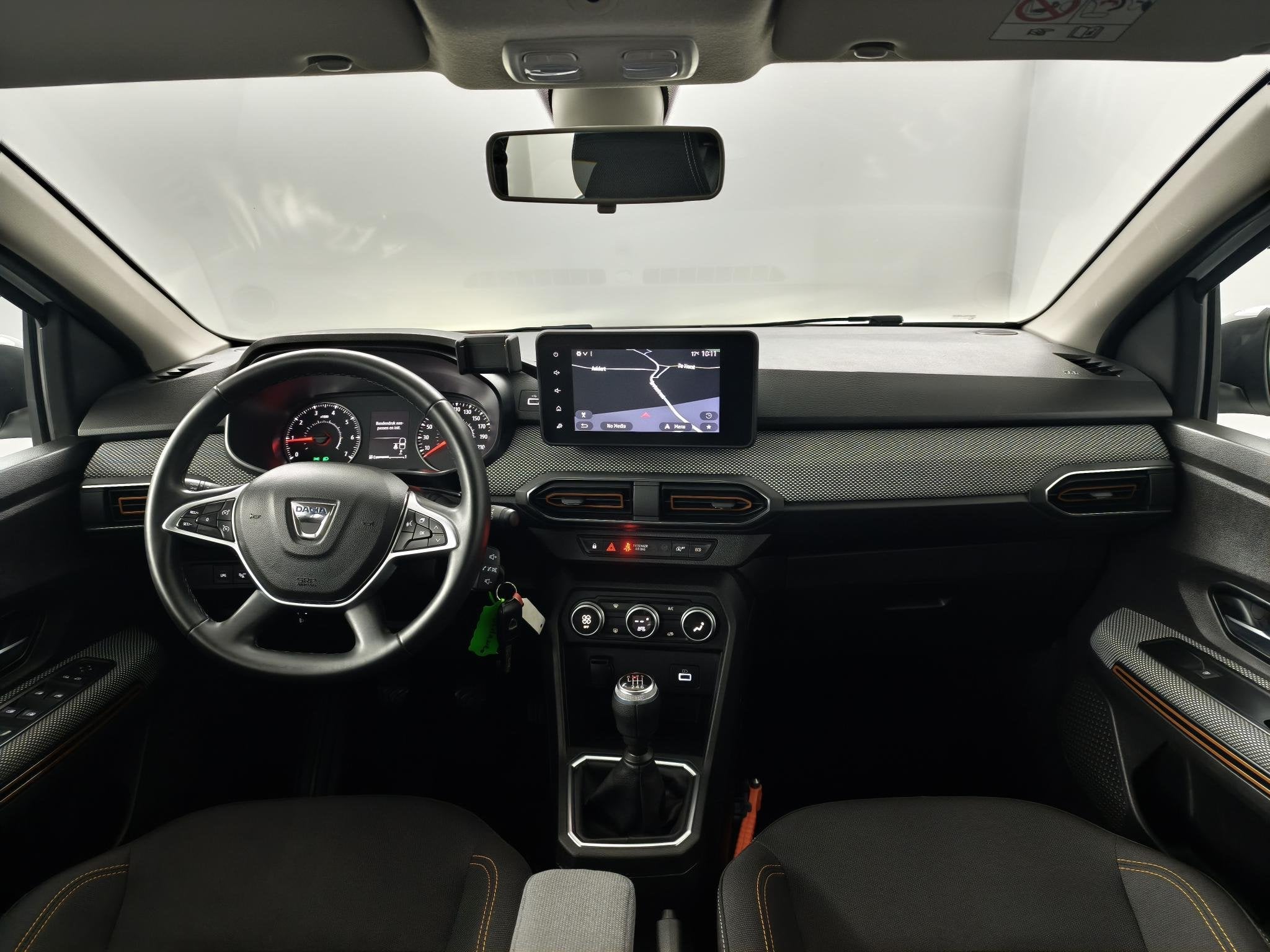Dacia Sandero Stepway 1.0 TCe 100 Bi-Fuel Comfort | Navigati, Auto's, Voorwielaandrijving, Euro 6, 610 kg, Wit