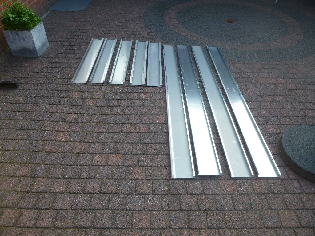 tekoop 13 meter gootjes 15 cm breed en 2 cm hoog zie foto, Ophalen, Overige materialen, Overige kleuren, Overige typen