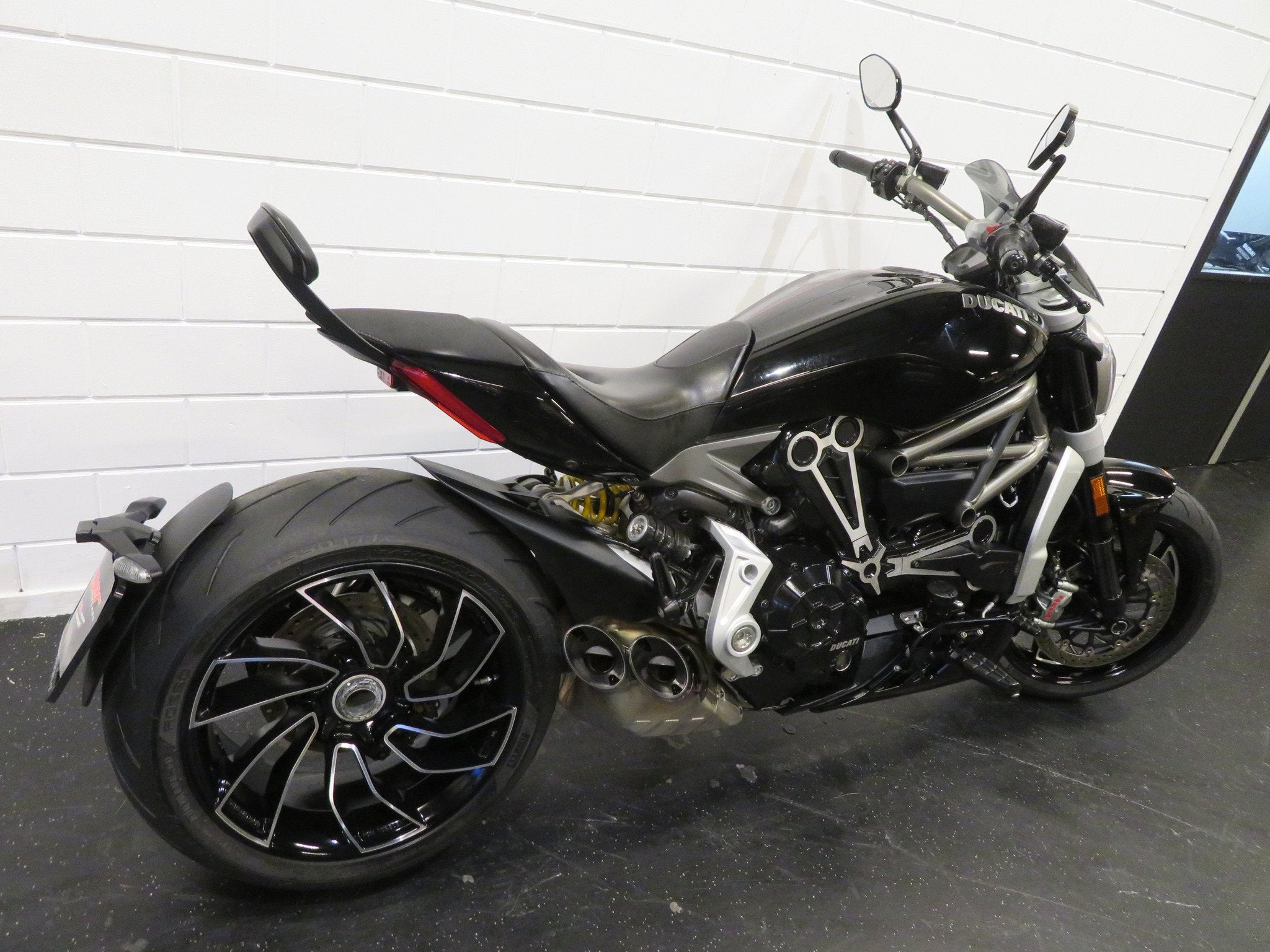Ducati XDIAVEL X DIAVEL S VELE EXTRAS (bj 2016), Bedrijf, 1262 cc, Naked bike