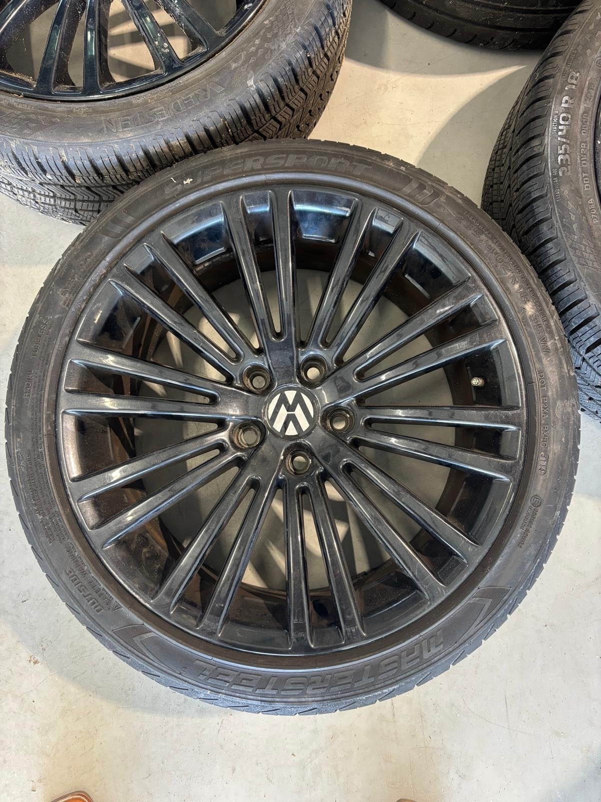 R32 VW 18 inch velgen zwart met banden, Auto-onderdelen, Banden en Velgen, 18 inch, Gebruikt, Banden en Velgen, Ophalen of Verzenden