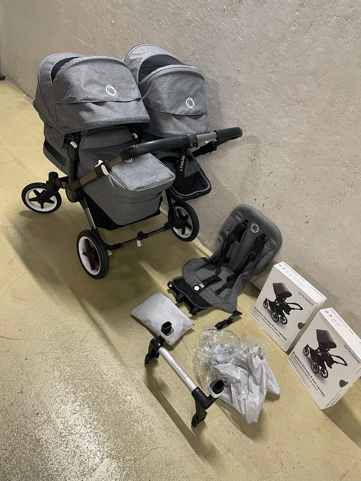 Bugaboo donkey 5 duo Graphite Grey Nieuwe onderdelen, Support@bugaboo.com, Bugaboo, Ophalen of Verzenden, Zo goed als nieuw