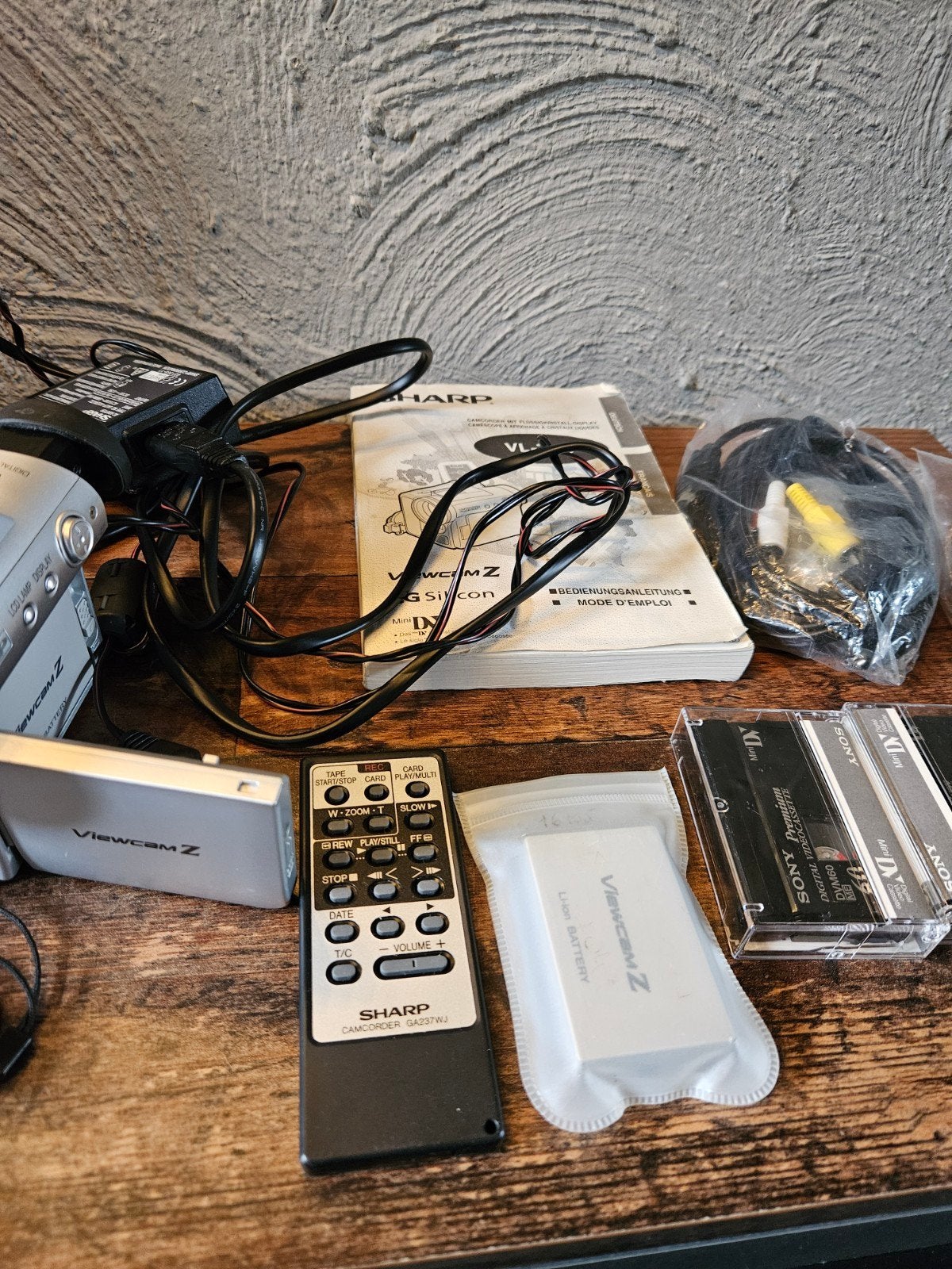 Sharp Viewcam Z VL-Z7S Mini DV Camcorder met accessoires, Ophalen of Verzenden, Mini dv, Sony, 20x of meer