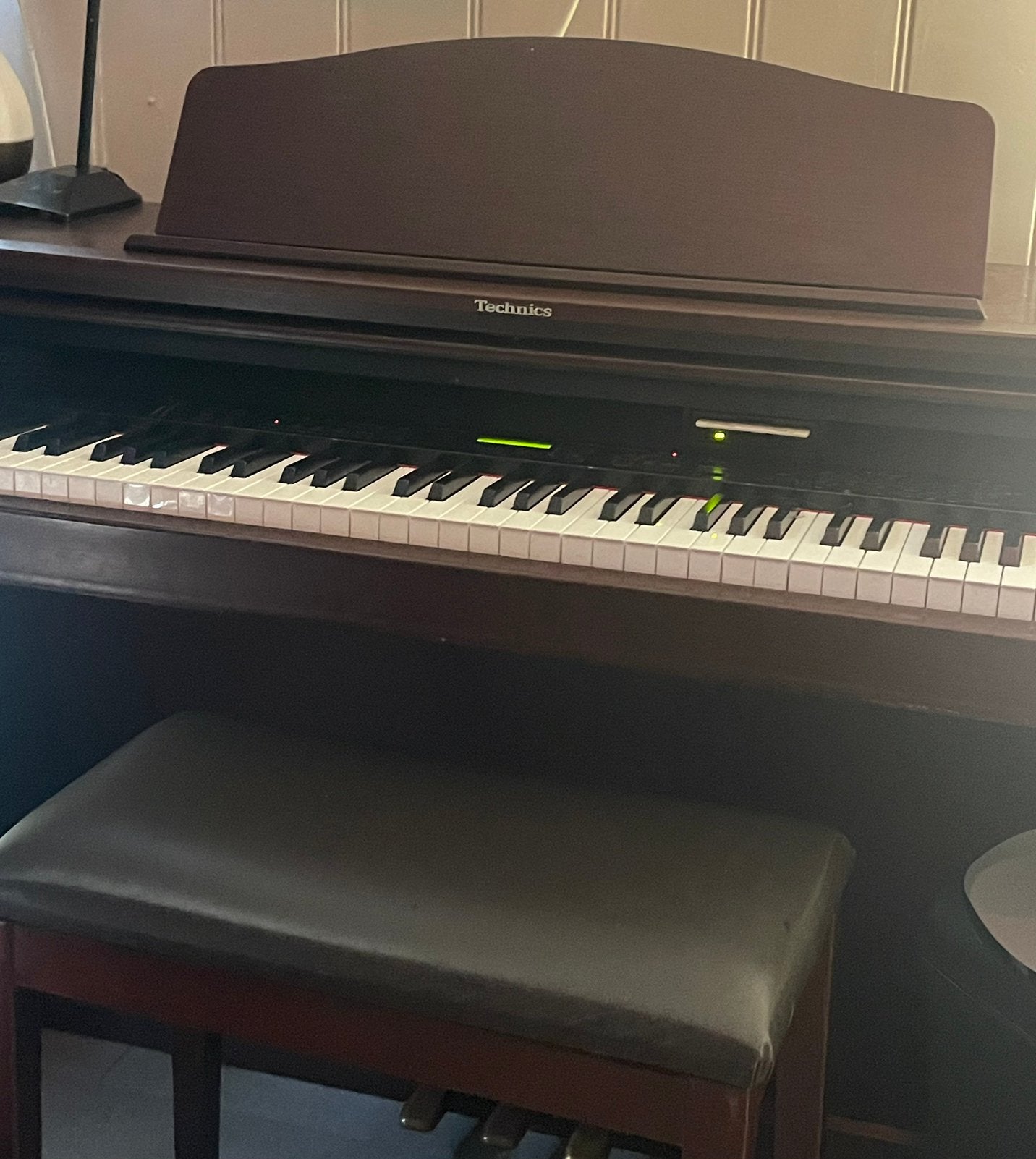 Electrische piano van technics. snel ophalen!, Ophalen, Bruin, Digitaal, Zo goed als nieuw