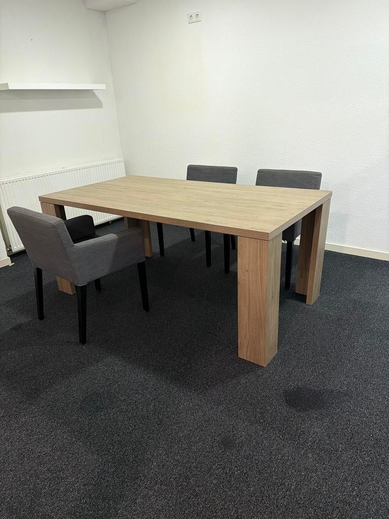 Moderne eettafel met 4 stoelen - Zo goed als nieuw, Eikenhout, Zo goed als nieuw, 150 tot 200 cm, Vier personen