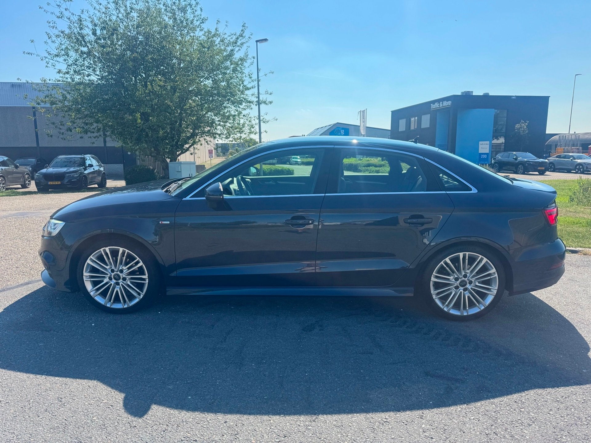 Audi A3 Limousine 2017 * 1.5 TFSI CoD Sport S Line Edition *, 150 pk, Blauw, Leder en Stof, Origineel Nederlands