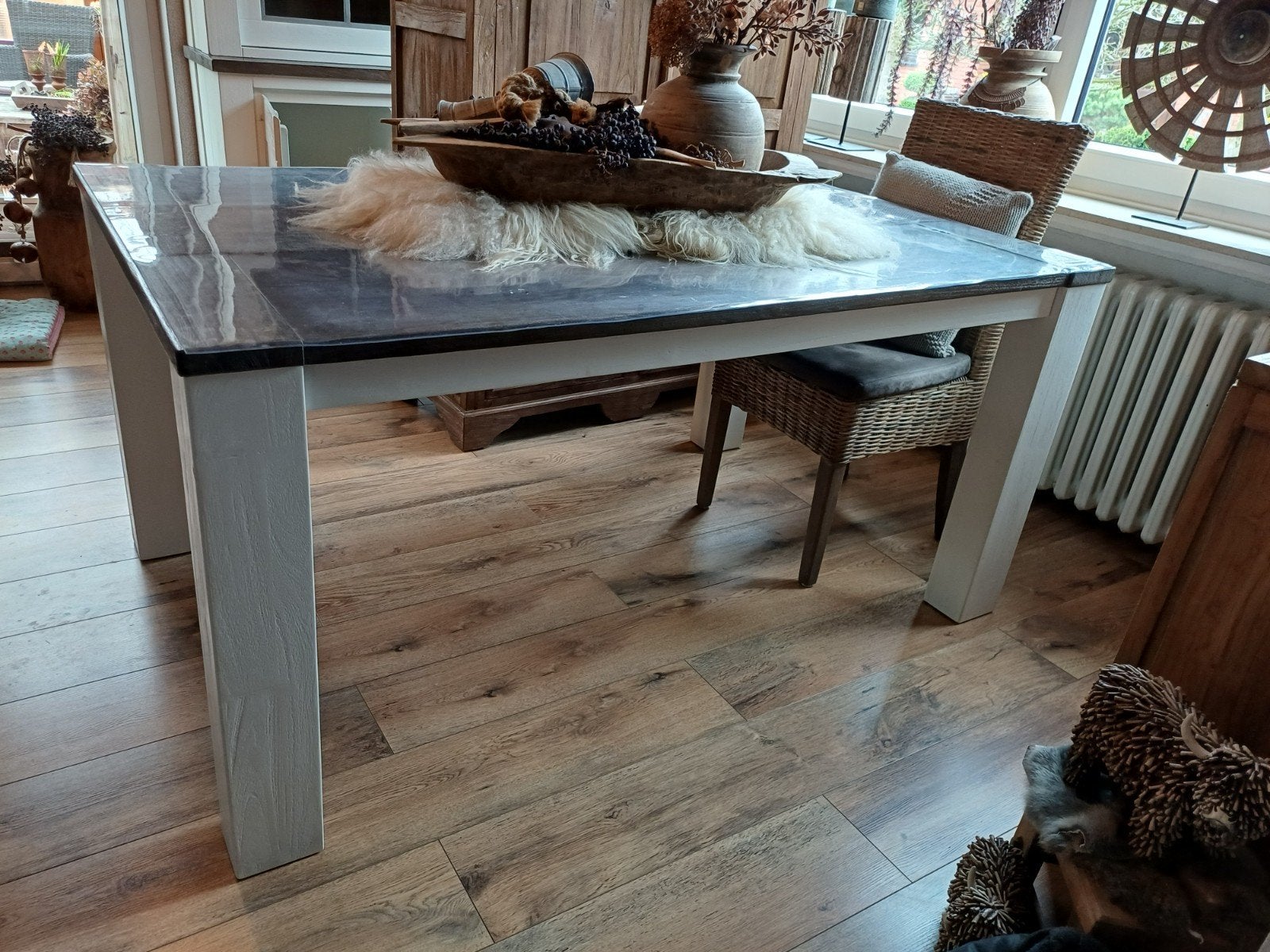 Eettafel bruin en witte poten massieve uittrektafel, Huis en Inrichting, Tafels | Eettafels, Ophalen, 200 cm of meer, 50 tot 100 cm