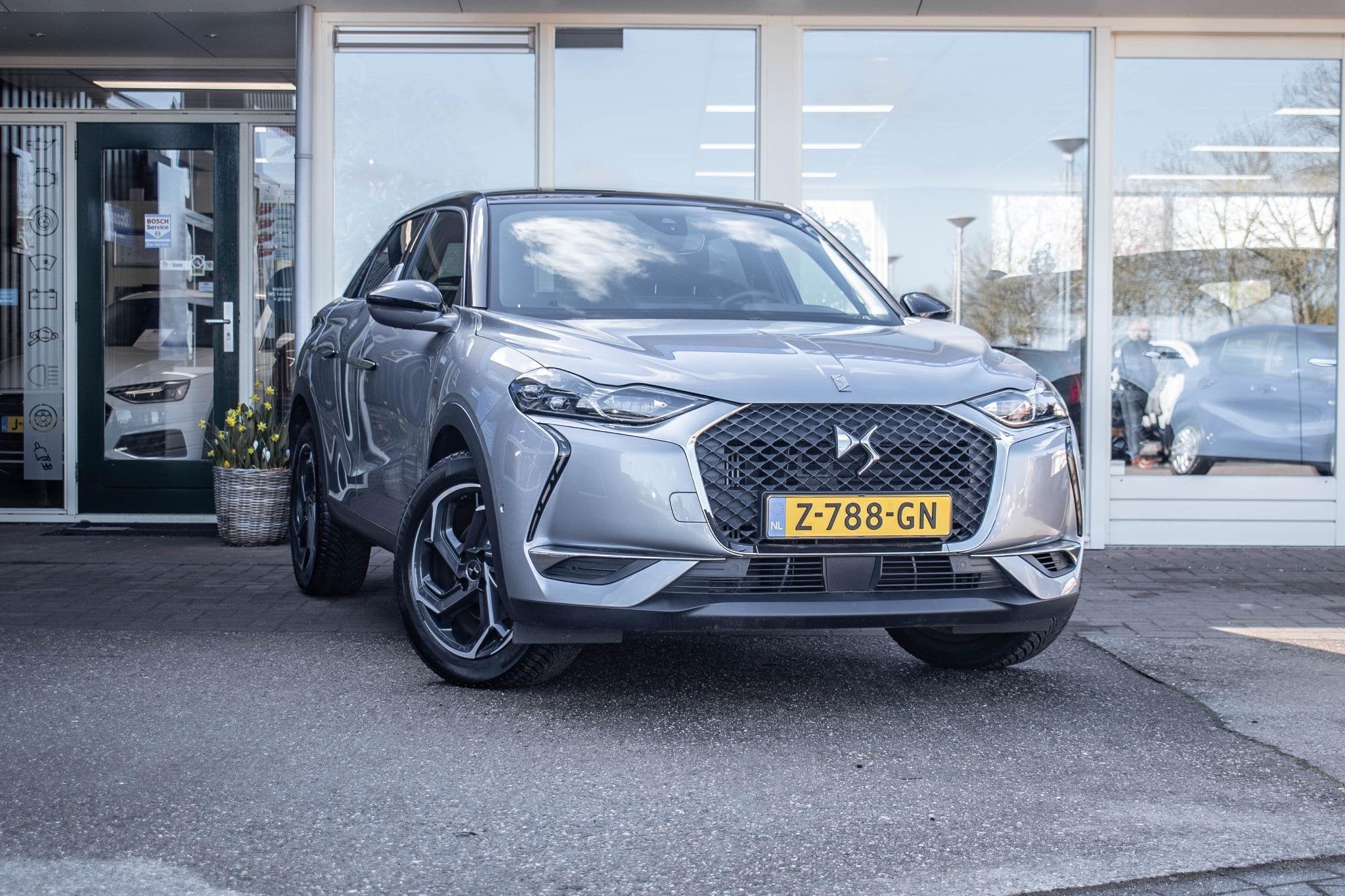 DS Ds 3 Crossback 1.2 PureTech 130pk Aut Rivoli, Gebruikt, 1199 cc, Leder, 1180 kg