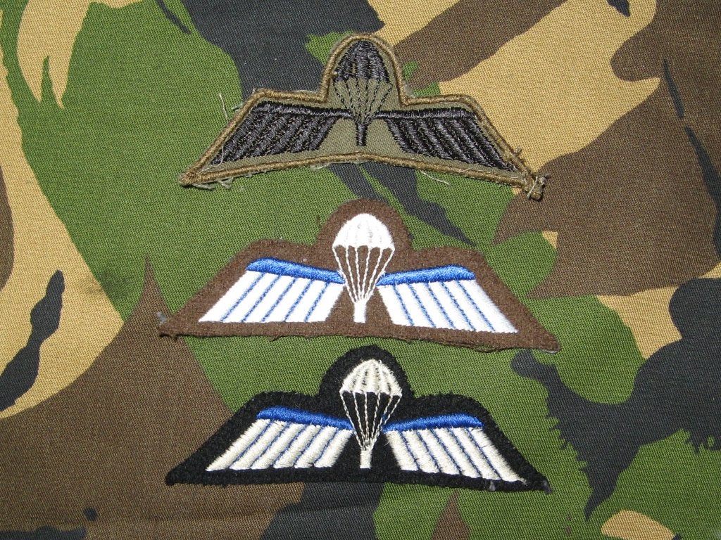 3 Parawings NL - Defensie Marine KL Badges Emblemen, Ophalen of Verzenden, Landmacht, Nederland, Embleem of Badge