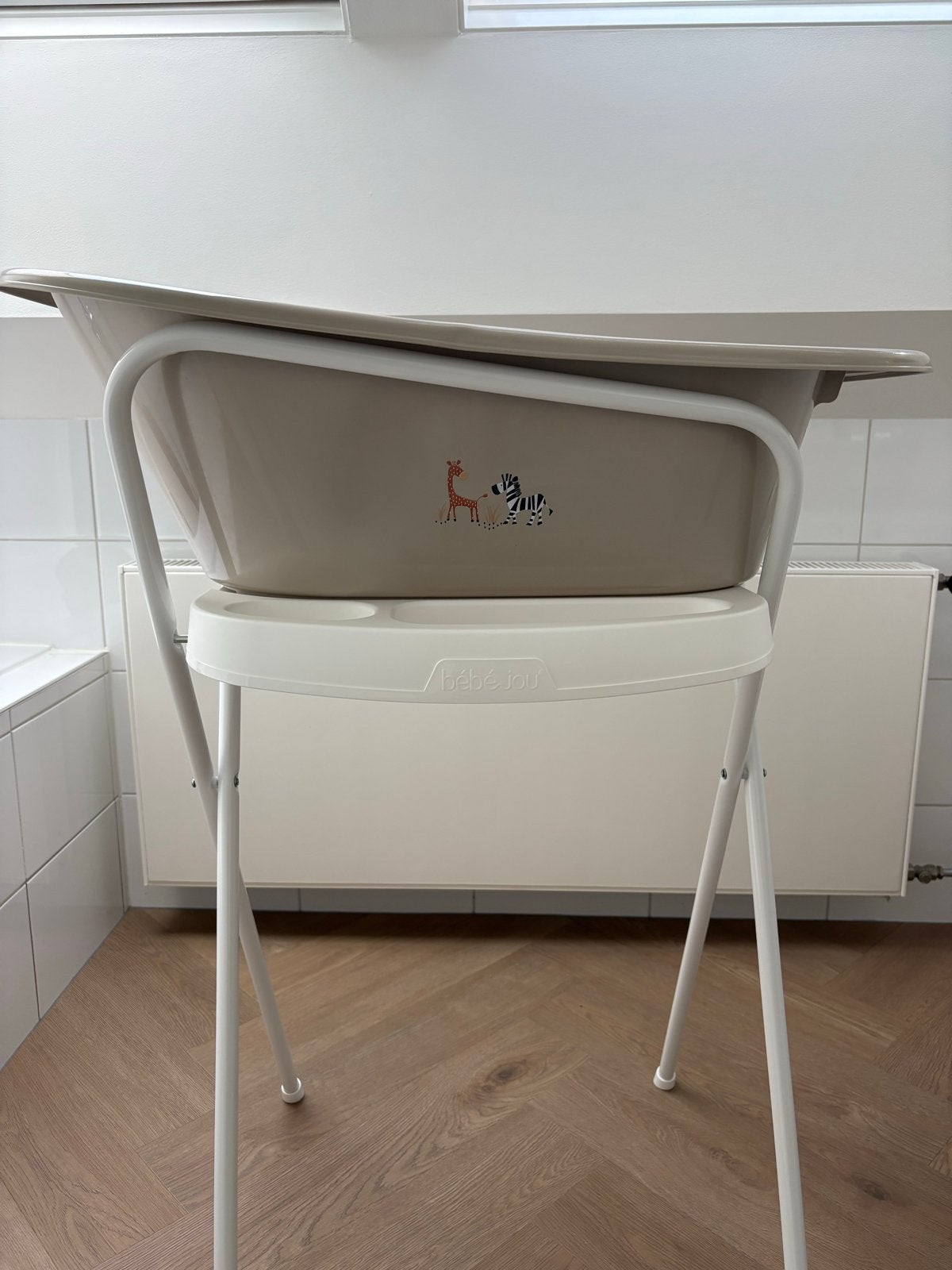 Bébé-jou babybadje met standaard en afvoerslang, Ophalen, Zo goed als nieuw, Badje, Bébé-jou