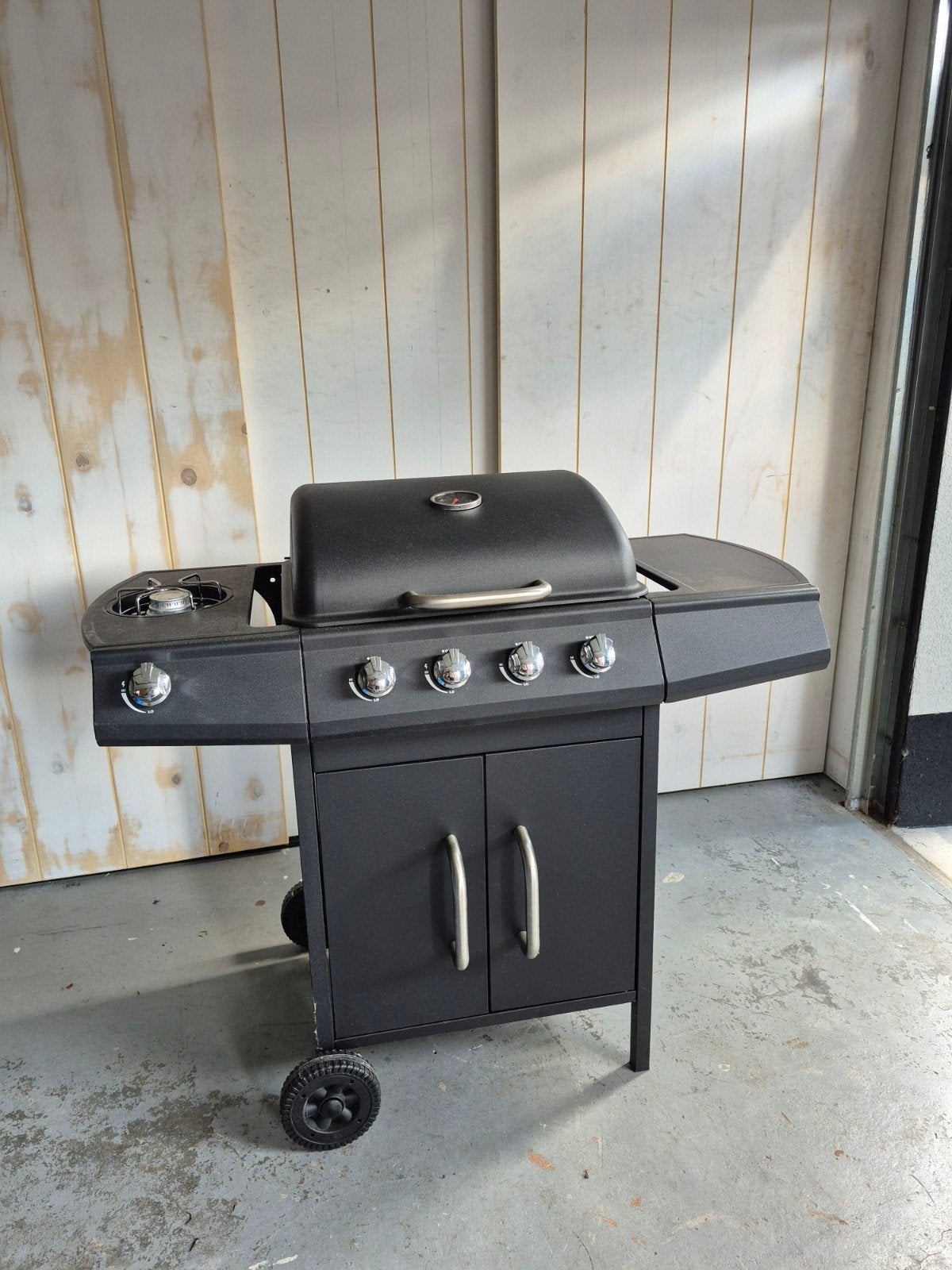 Buiten BBQ op gas, Ophalen, Gebruikt