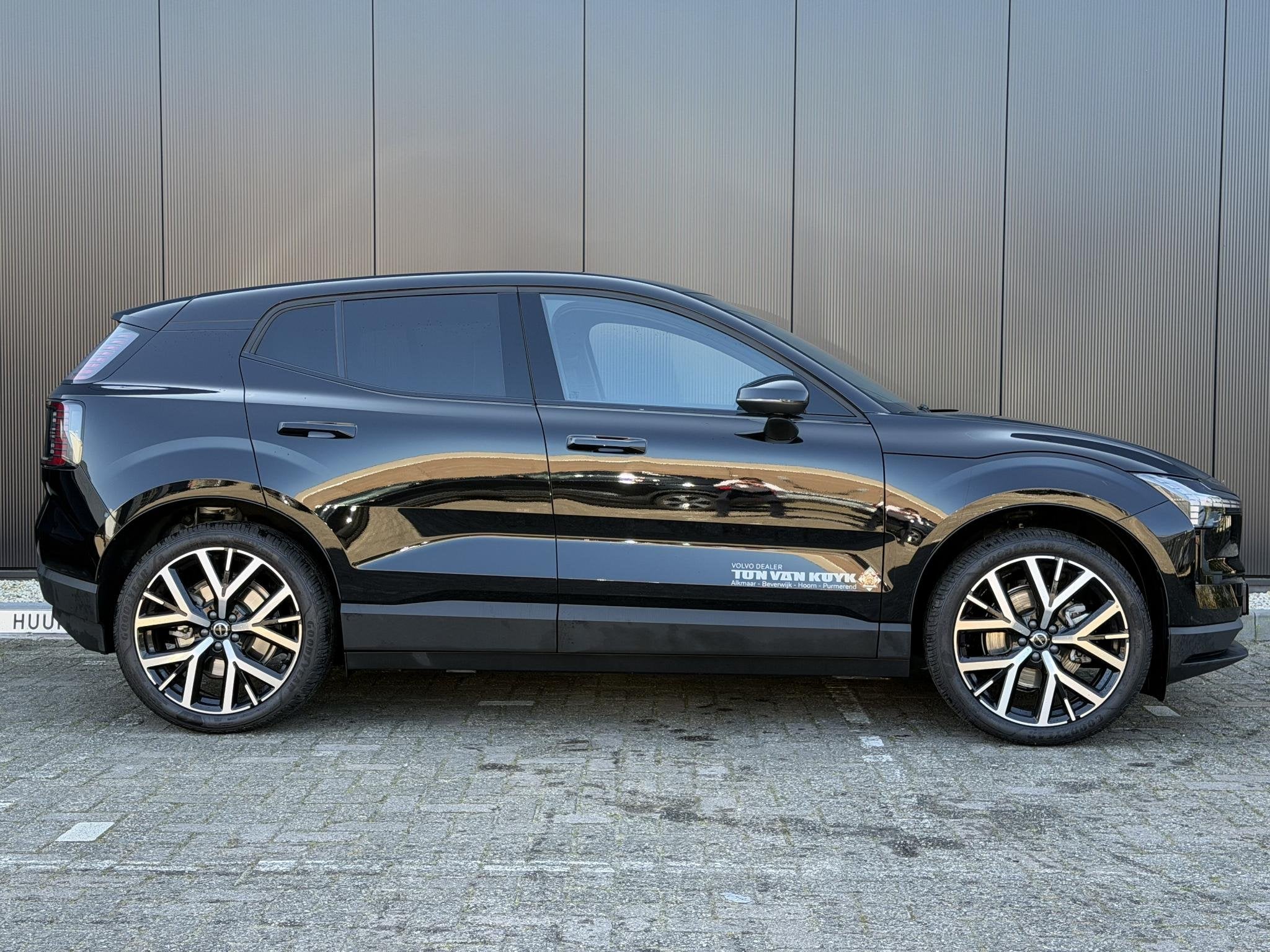 Volvo EX30 Single Motor Ext Range Plus Black Ed Europa 69 kW, Automaat, 476 km, Achterwielaandrijving, Gebruikt