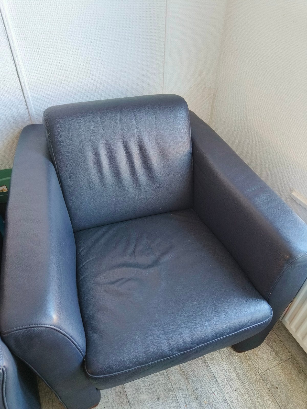 Zwart leren bankstel: 2 fauteuils en 1 driezitsbank, Ophalen, Tijdloos, Modern, Driepersoons, Zo goed als nieuw
