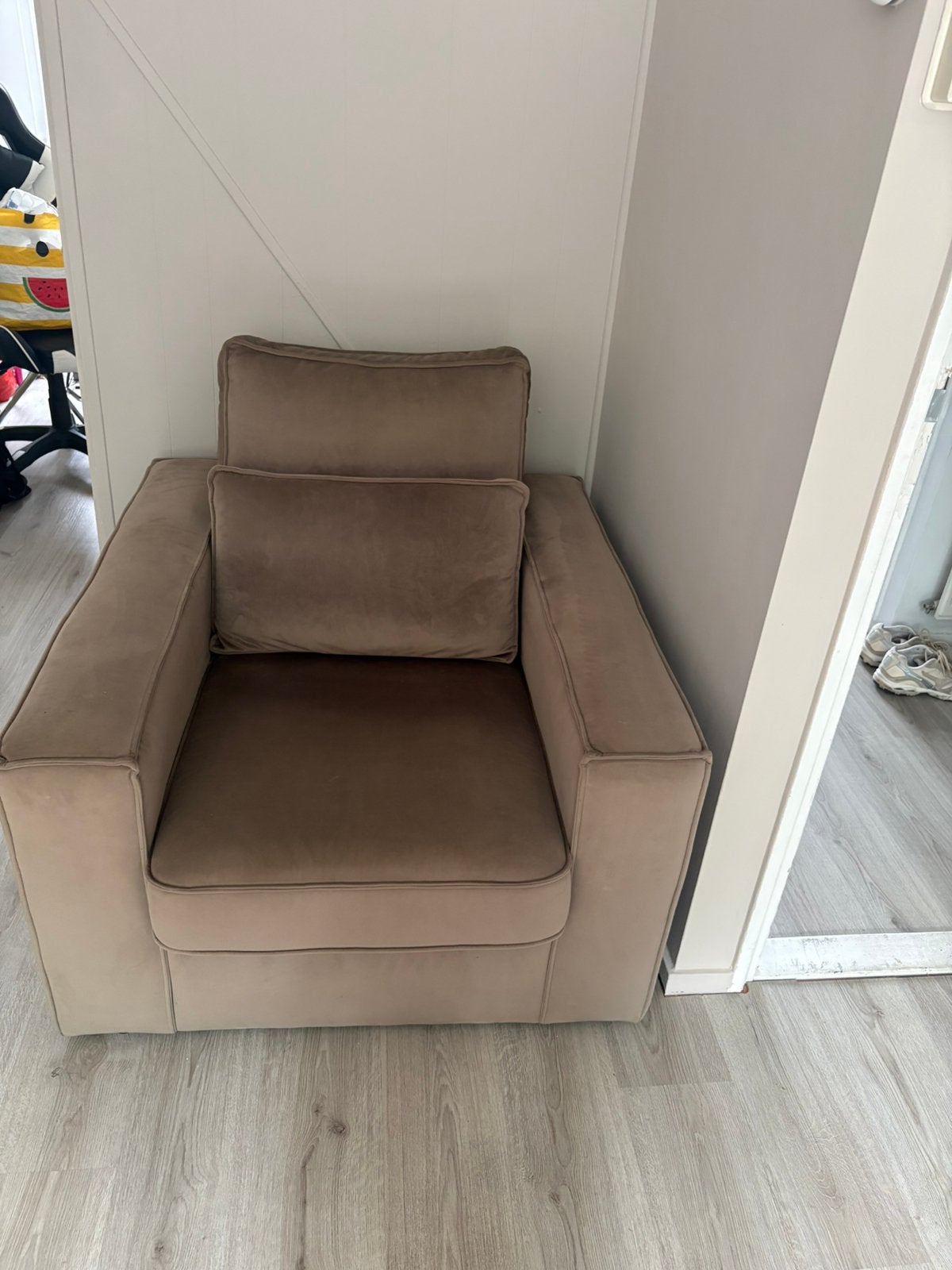 Mooie Taupe velvet stoel, Eenpersoons, 75 tot 100 cm, Ophalen of Verzenden, Zo goed als nieuw