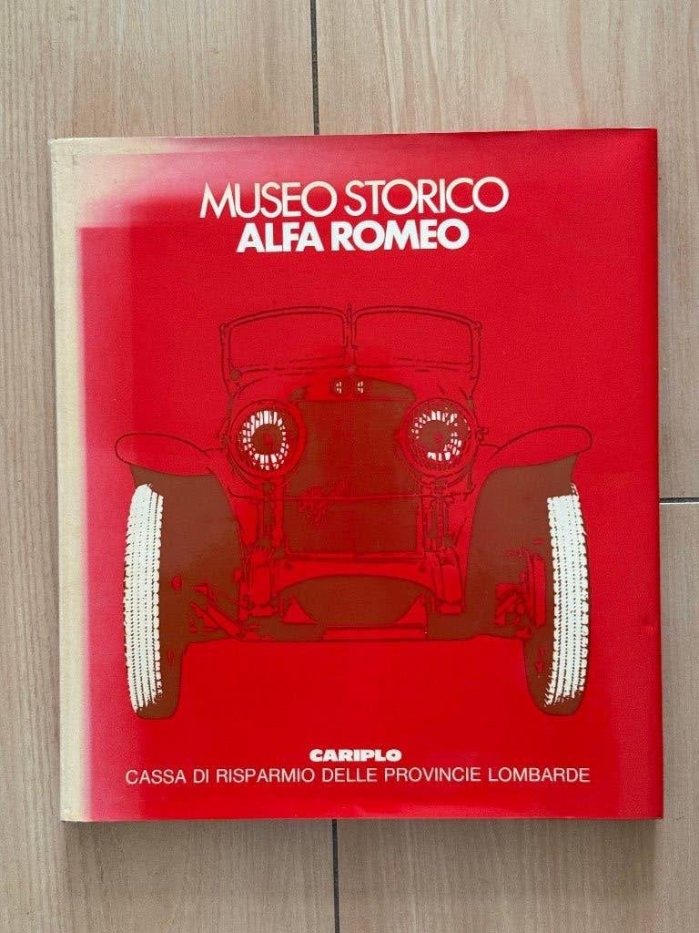Boek / catalogus Museo Storico Alfa Romeo, Gelezen, Alfa Romeo, Diverse auteurs, Ophalen of Verzenden