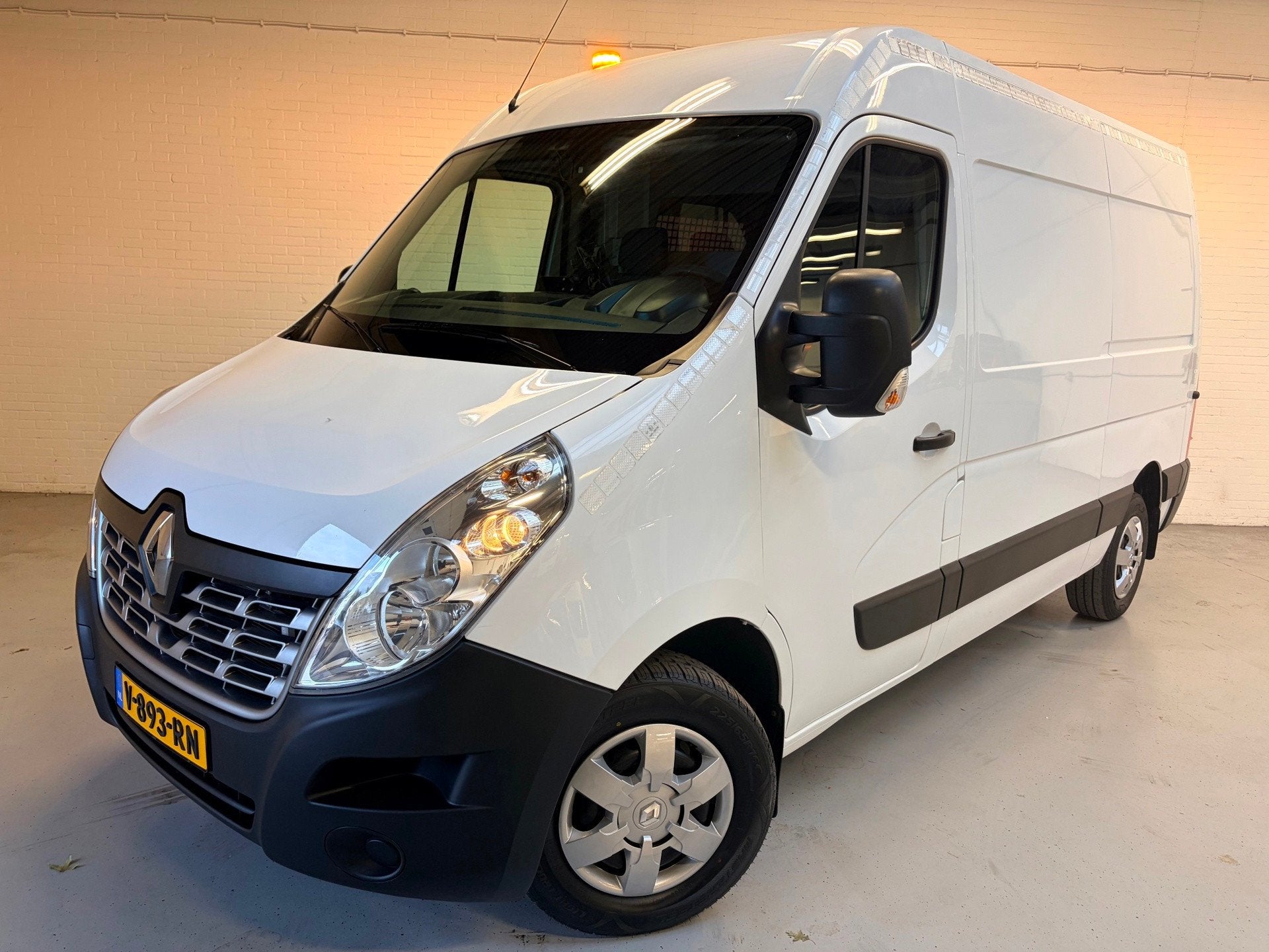 Renault Master Servicewagen T35 2.3 dCi 145pk euro6 L2H2 BOT, Voorwielaandrijving, Dealer onderhouden, Stof, Gebruikt