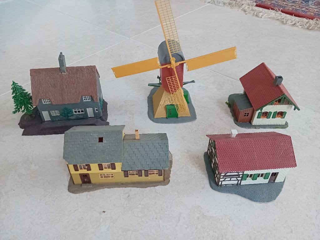 H0#538 Bouwpakketten, huizen molen etc., Hobby en Vrije tijd, Modeltreinen | H0, Gebruikt, Brug, Tunnel of Gebouw, Ophalen of Verzenden