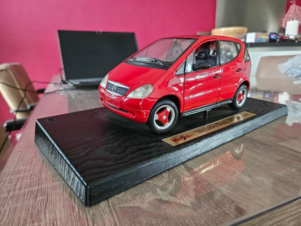 Mercedes-benz A-class 1:18, Hobby en Vrije tijd, Modelauto's | 1:18, Ophalen of Verzenden, Maisto