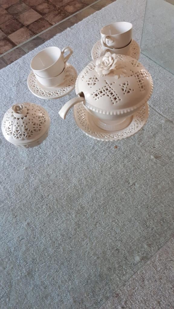 Prachtig wit theeservies met roosdecoratie, Antiek en Kunst, Antiek | Porselein, Ophalen of Verzenden