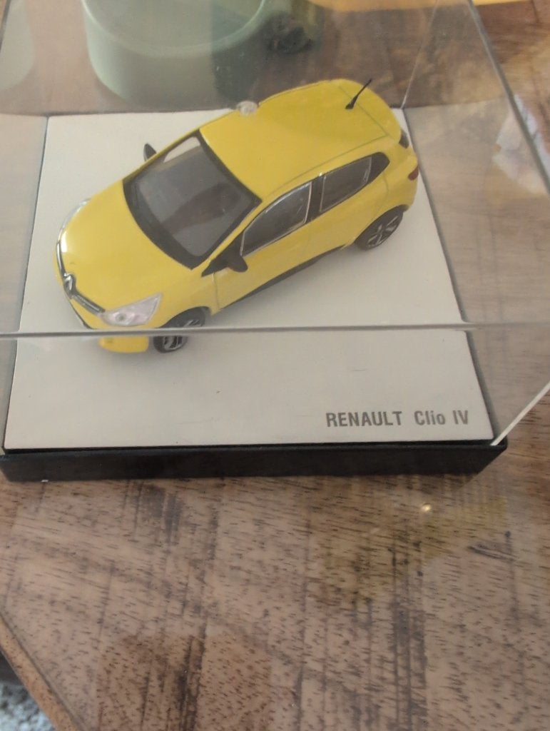 Schaalmodel auto Renault Clio IV geel, Overige merken, Auto, 1:32 tot 1:50, Nieuw