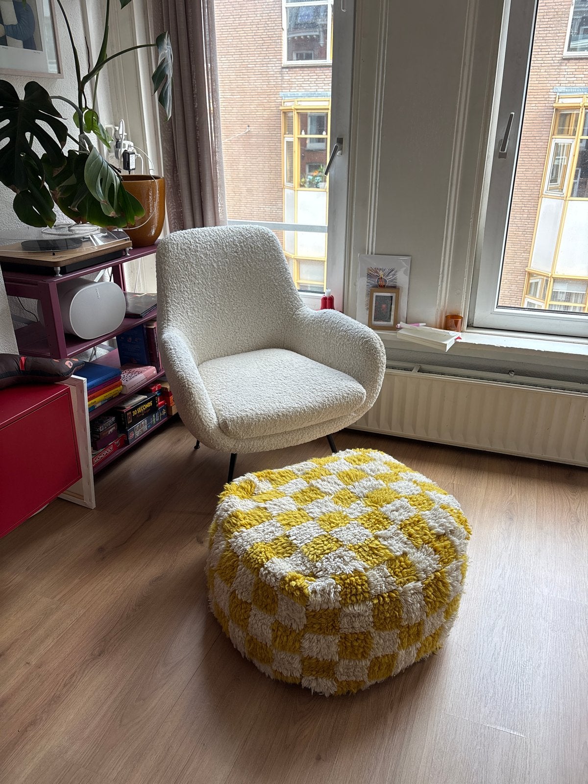 MADE Bouclé Fauteuil / stoel, Huis en Inrichting, Rond, Ophalen of Verzenden, Zo goed als nieuw, 75 tot 100 cm