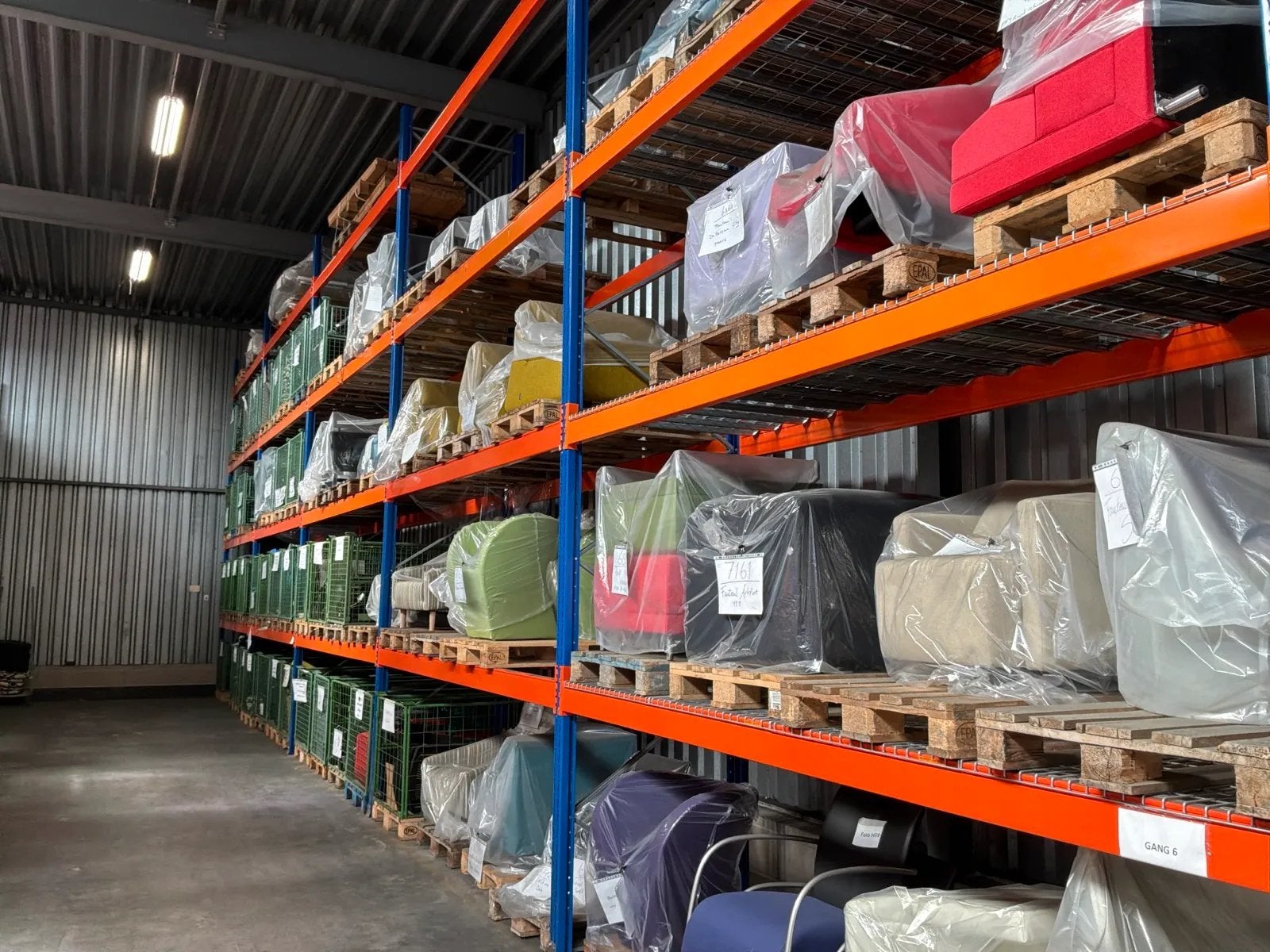 Pallet stelling 57,6 meter lang 6m hoog, Ophalen