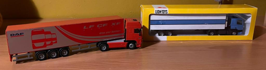 Twee DAF modelvrachtwagens, 1:50 of kleiner, Zo goed als nieuw, Truck, Ophalen