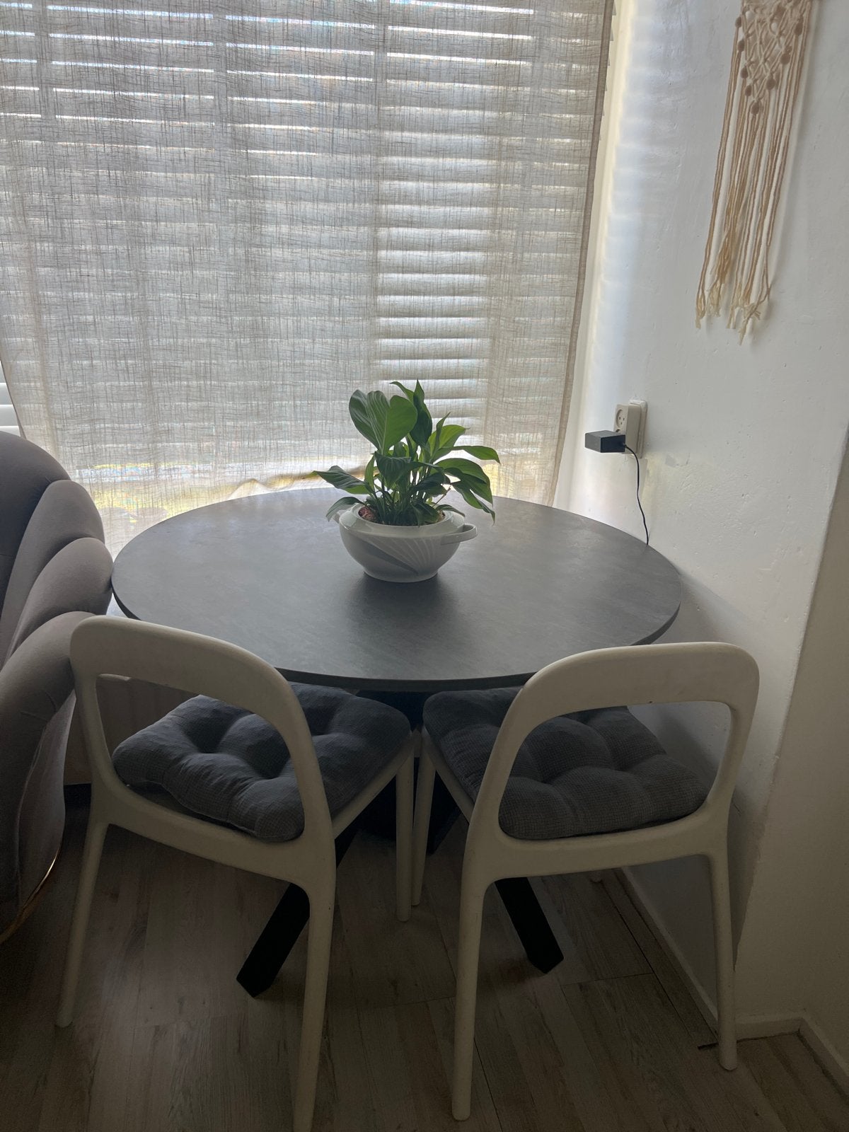 Moderne ronde eettafel, Ophalen, Kunststof, Gebruikt, Rond