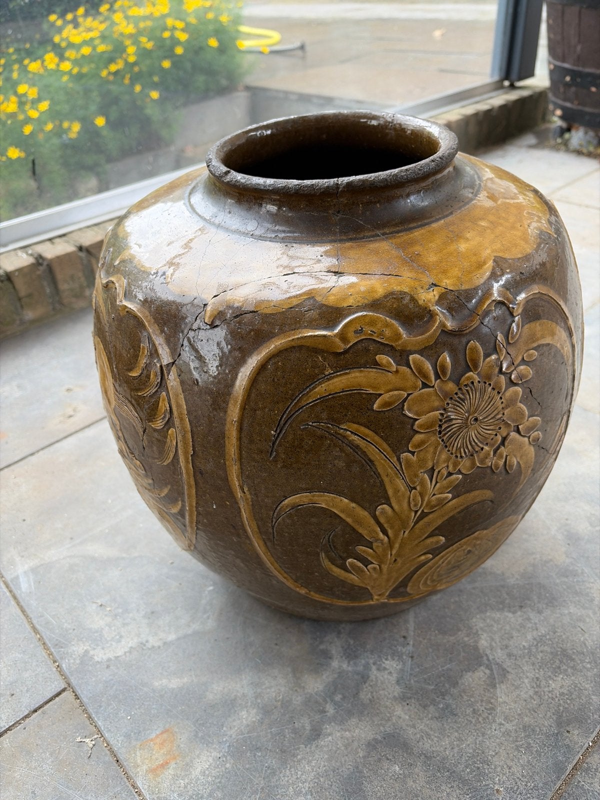 Antieke Chinese aardewerken pot met reliëfdecoratie, Antiek en Kunst, Ophalen