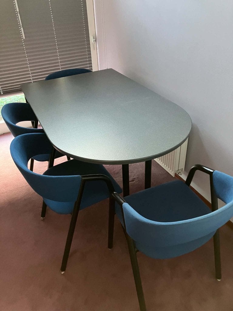 Eettafel, Ophalen, Kunststof, Gebruikt, 100 tot 150 cm