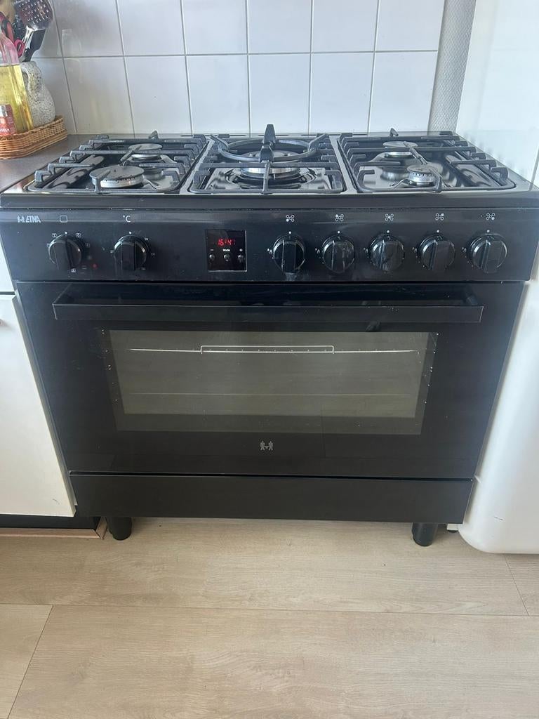 Zwart gasfornuis met oven en afzuigkap- Etna, Witgoed en Apparatuur, Fornuizen, Gebruikt, Vrijstaand, Gas, 5 kookzones of meer