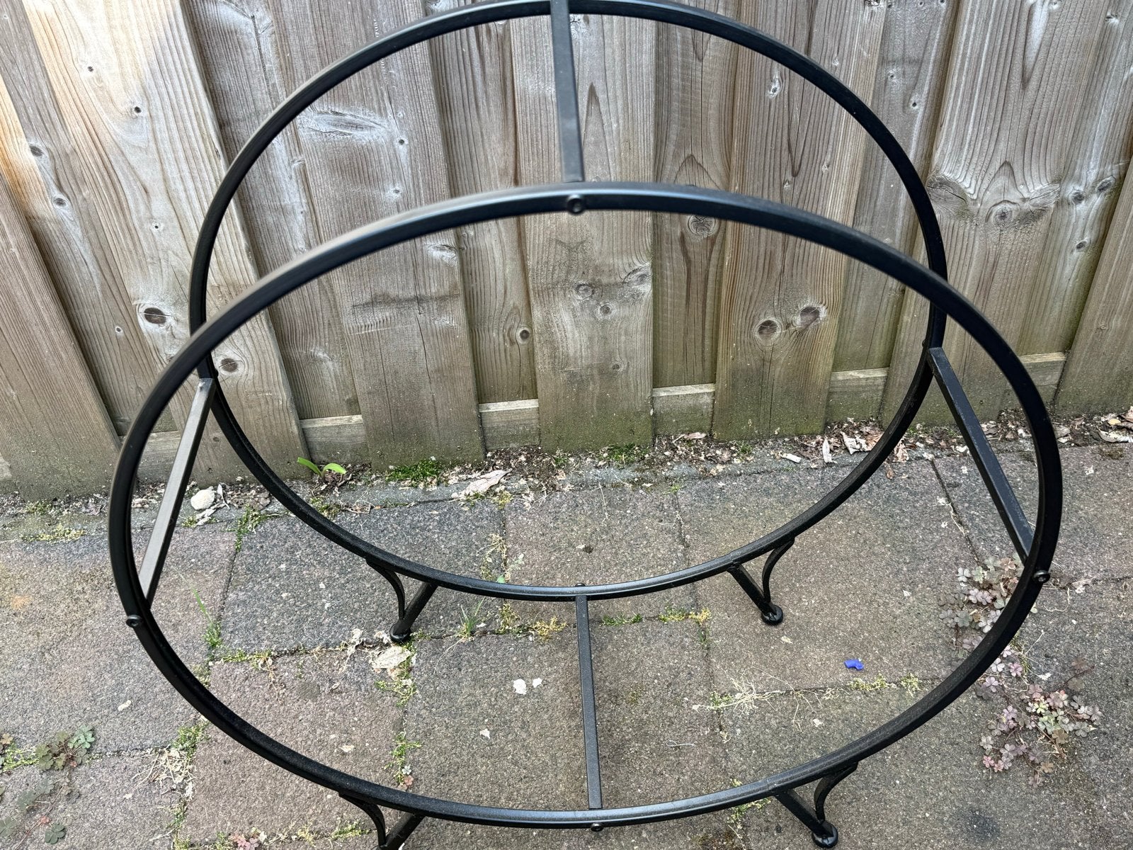 Stijlvolle Zwarte Metalen Vuurkorf Standaard haard hout., Tuin en Terras, Haardhout, Ophalen